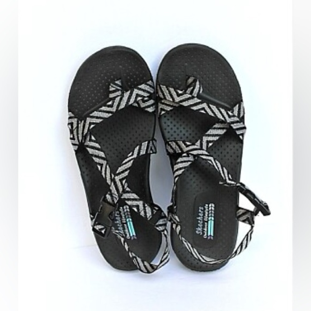 NWT Sketchers Outdoor Lifestyle Womens Black Gray Strappy Toe Wrap Sandals  Sz 9
